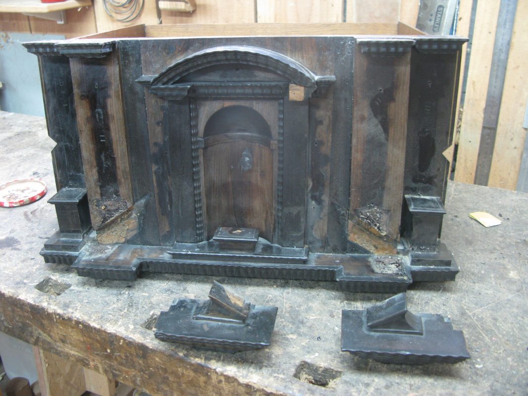 Restauration mobilier design.